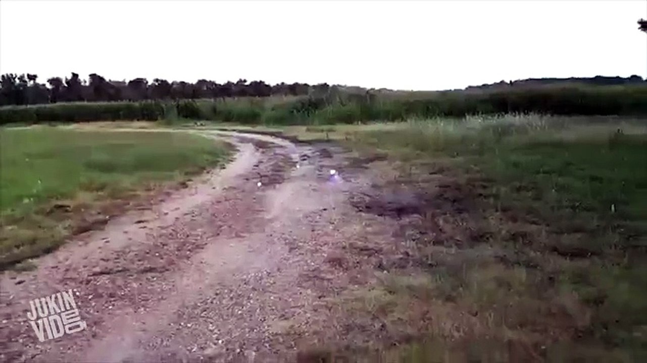 26/7 - Cột lửa xuất hiện ngẫu nhiên gây sốt