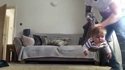 Bố và con trai làm siêu nhân siêu dễ thương