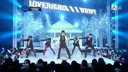 Những pha “lộ hàng” khiến các “nam thần” Kpop ngượng “chín mặt”_2