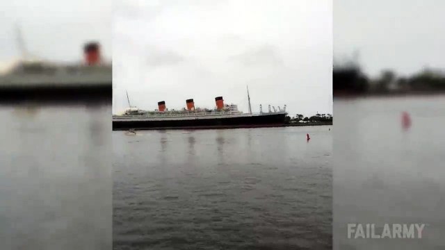 24/7 - Tai nạn vì vừa đi xe vừa quay phim