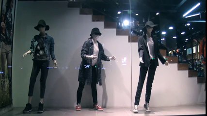 Nhảy - Cô gái giả làm ma-nơ-canh nhảy dubstep