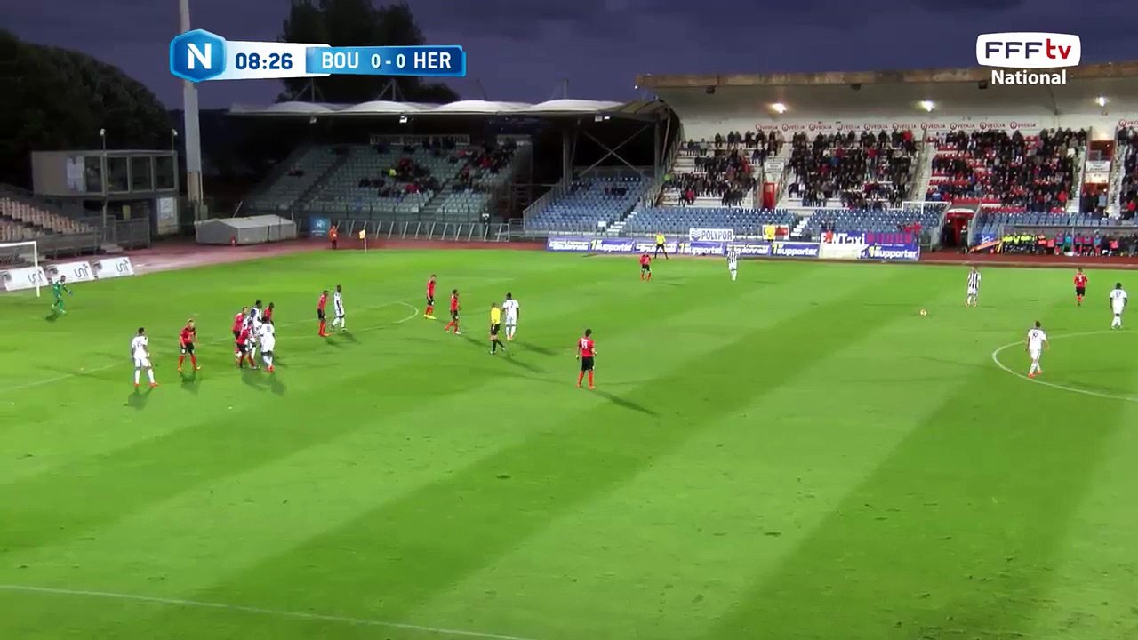 Coup franc lointain contré