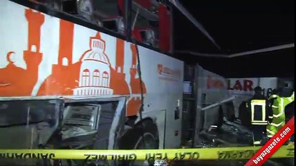 İki yolcu otobüsü çarpıştı: 68 yaralı