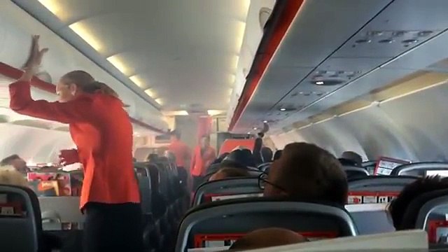 Australie : un avion se pose en catastrophe après l'apparition de fumée en plein vol