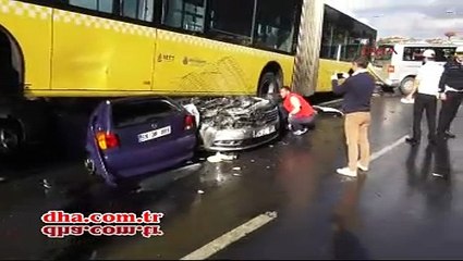 Acıbademde Metrobüs Kazası