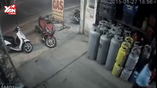 trộm bẻ khóa xe máy