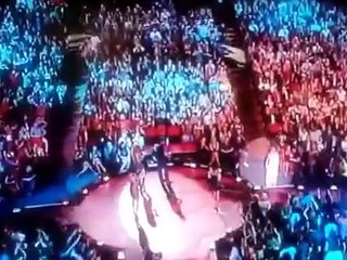 Kanye West interrompe Taylor Swift no VMA 2009