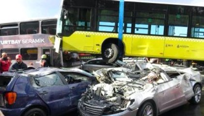 Metrobüs Yolcusu, Kazanın Nasıl Meydana Geldiğini Anlattı