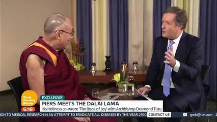 Quand le Dalaï-lama imite Donald Trump