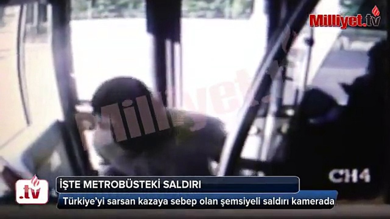 Metrobüs kazasına neden olan şemsiyeli saldırı anı görüntüleri - 23 Eylül 2016