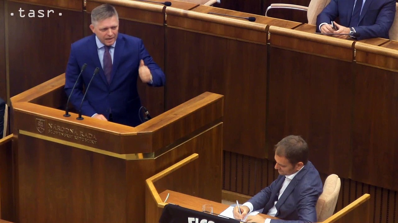 NRSR: Robert Fico vyzval koaličných poslancov, aby opustili plénum