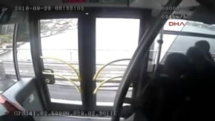 Metrobüs Kaza Anı İçeriden Yeniden