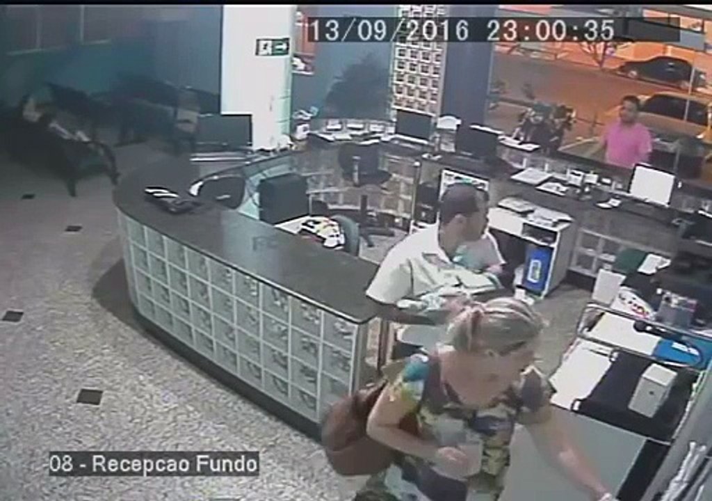 Il sauve in extremis un nouveau-né grâce à un réflexe digne d’un super héros !