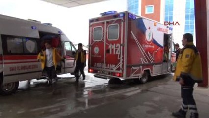 Sivas - İmranlı'da Minibüs Uçuruma Yuvarlandı: 14 Yaralı