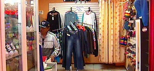 Quito: Operativo contra la venta de productos de marcas falsas