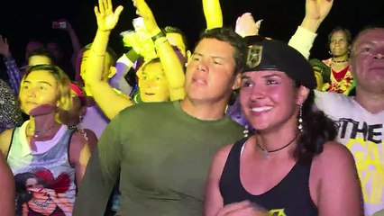 مقاتل في ميليشيا فارك الكولومبية يصبح مغنيا للسلام