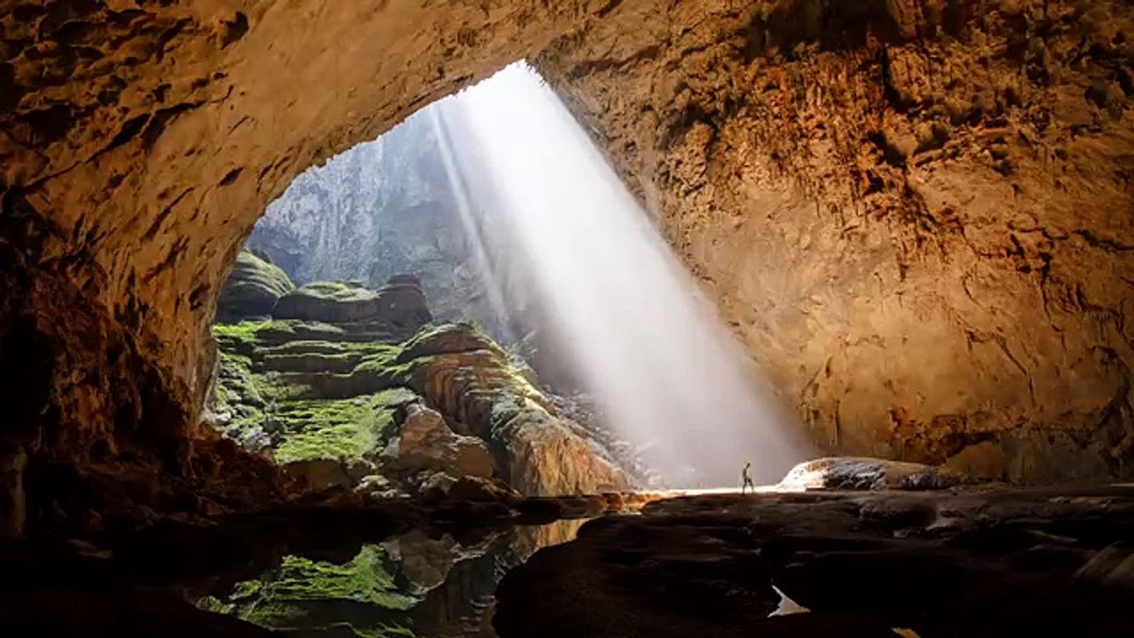 Drone explora a caverna mais profunda do Mundo! Vídeo de uma estonteante beleza!!!