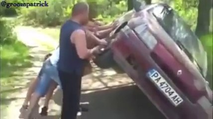 Comment un payou change une roue de voiture !