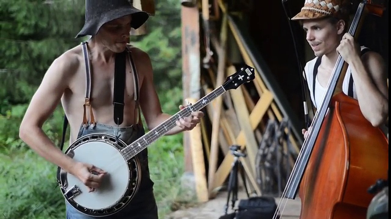 Thunderstruck by Steve'n'Seagulls (LIVE)