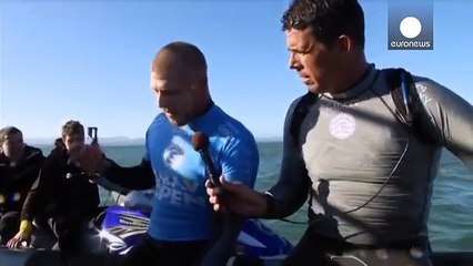 Vea cómo un  surfista se salvó del  ataque de un tiburón
