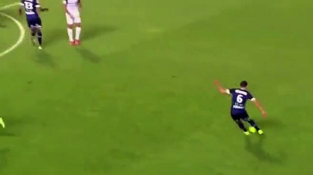 Coup franc d'Azamoum contre Tours