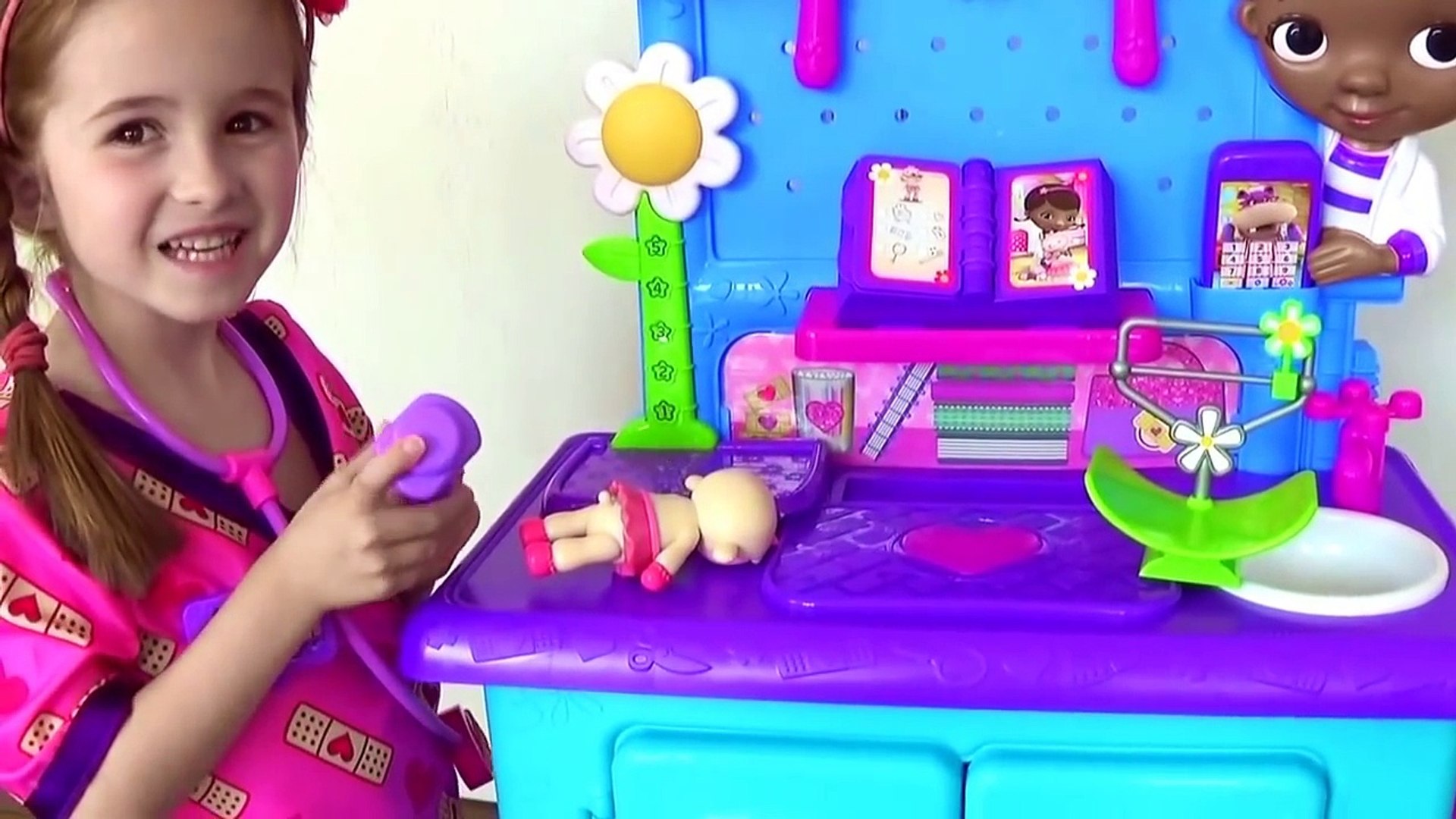 ⁣Doc McStuffins Toys - Pet Vet Check up center - disney doctor toy