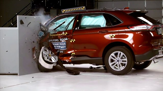 2015 Ford Edge small overlap IIHS crash test