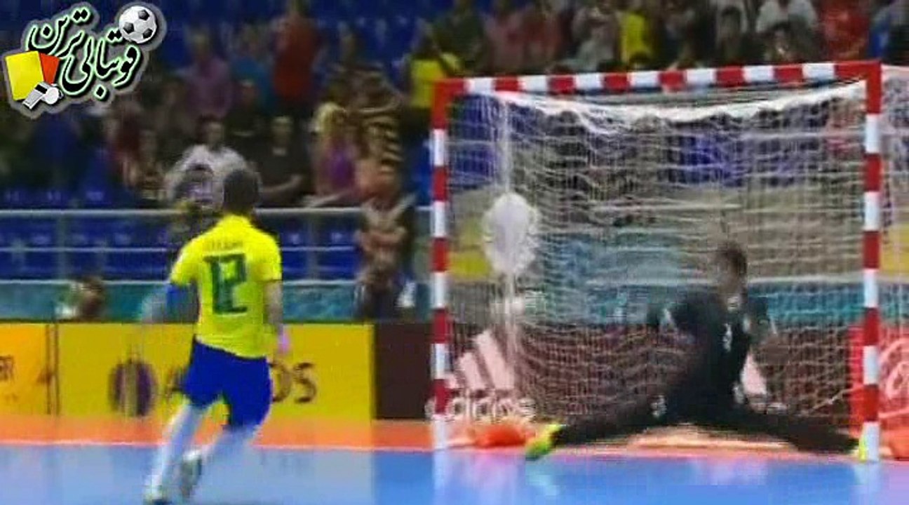 گفتگو با سرمربی تیم ملی فوتسال قبل از بازی با پاراگوئه