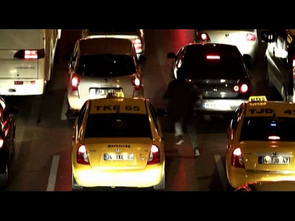 Özür dilerim Şiirli Ahmet Emre Boran