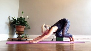 Spontaneous Yoga Sequence for Core Awakening - Insect Walks into Crane with Diana Ross