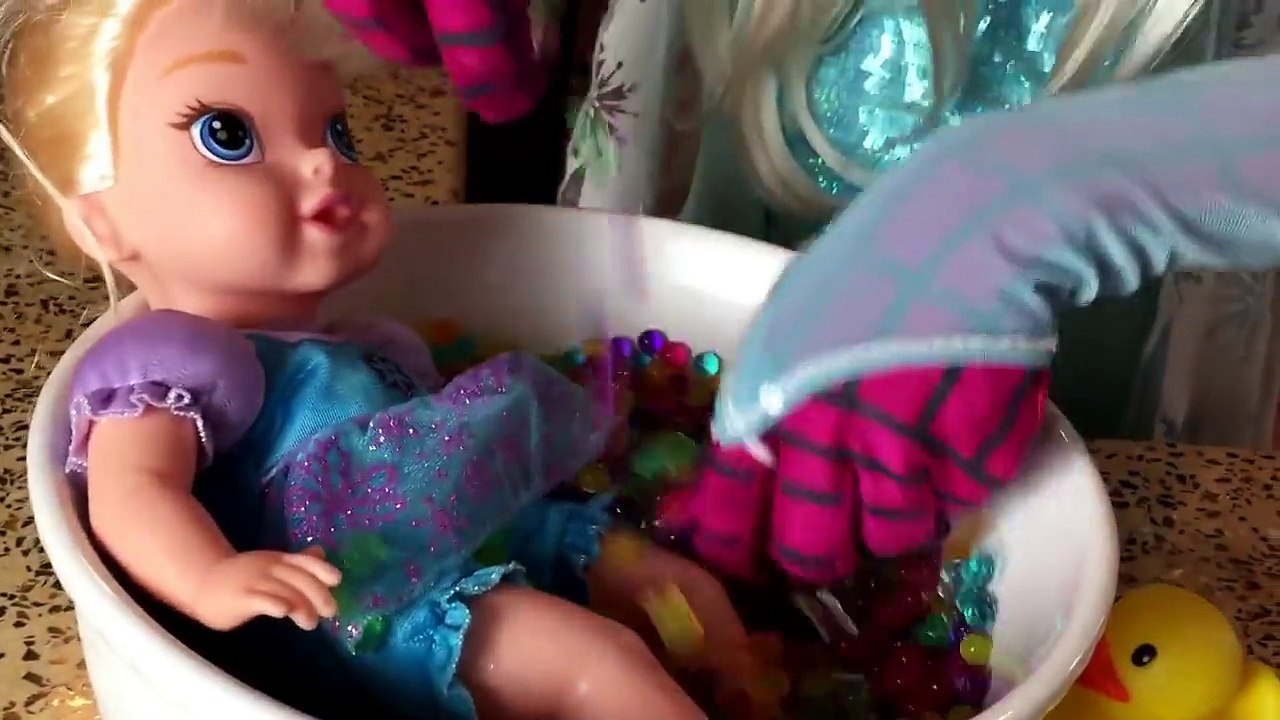 Twin Frozen Elsa Orbeez Bath! - Spiderman vs Frozen Elsa - Funny Superheroes-3ME4C5tBOls part 4