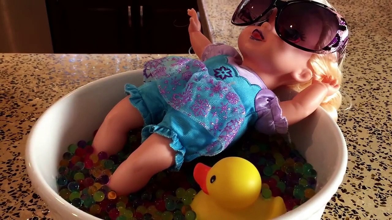 Twin Frozen Elsa Orbeez Bath! - Spiderman vs Frozen Elsa - Funny Superheroes-3ME4C5tBOls part 6