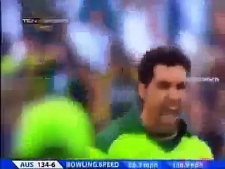 Download Video: Umar Gul Vs Mike Hussey - Clean Bowled - Perfect Yorker