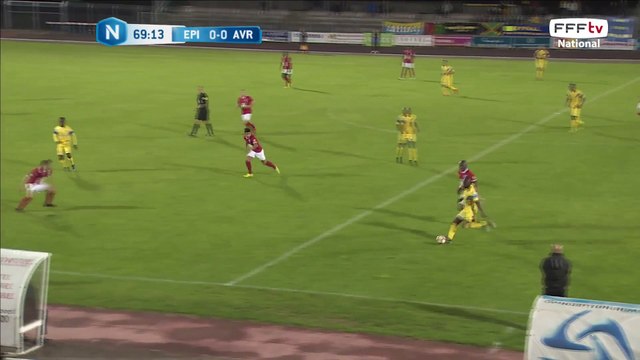 Énorme occasion de Marques seul face au but, mais sa frappe passe à coté