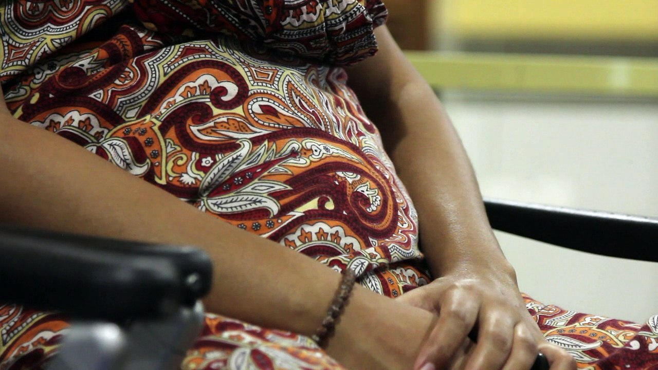 Verarmte Inderinnen fürchten Ende der Leihmutterschaft