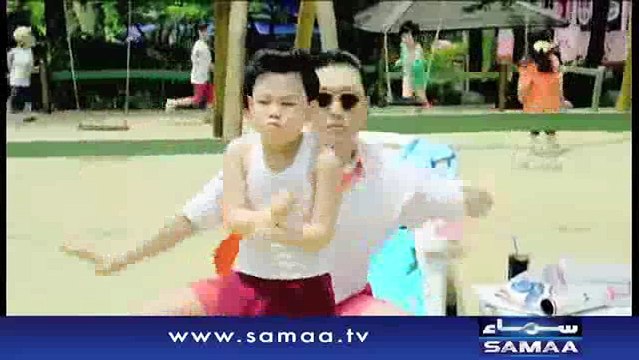 Korean singers singing Jeevay Jeevay Pakistan , Yeh Watan tumhara hai