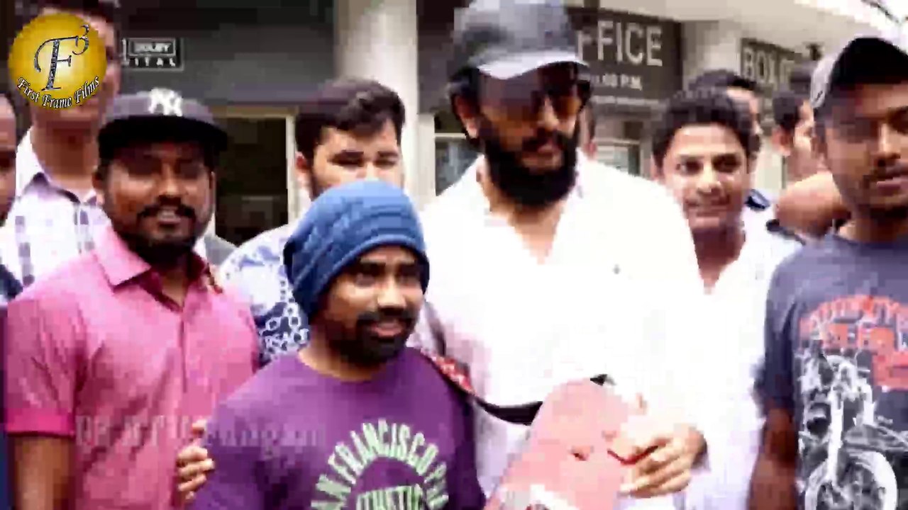 RITEISH DESHMUKH VISIT CINEMAGHAR FOR REACTION