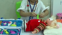 Bé tập làm bác sĩ - Bé khám bệnh cho búp bê - Đồ chơi bác sĩ cho bé, Baby to the doctor - baby clinic for dolls - Toys doctor baby