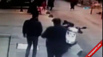 Yola fırlayan küçük kıza motosiklet çarptı