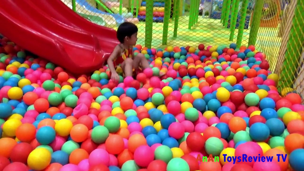 Baby playing the ball - Baby playing slide - Baby outing park 1