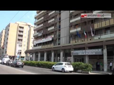 Tg antennasud 23 09 2016 Emiliano insegue i grillini, aboliamo stipendi e vitalizi ai politici