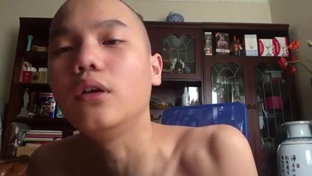 Il s'évanouit en faisant un Challenge débile - Yeah Boy Fail