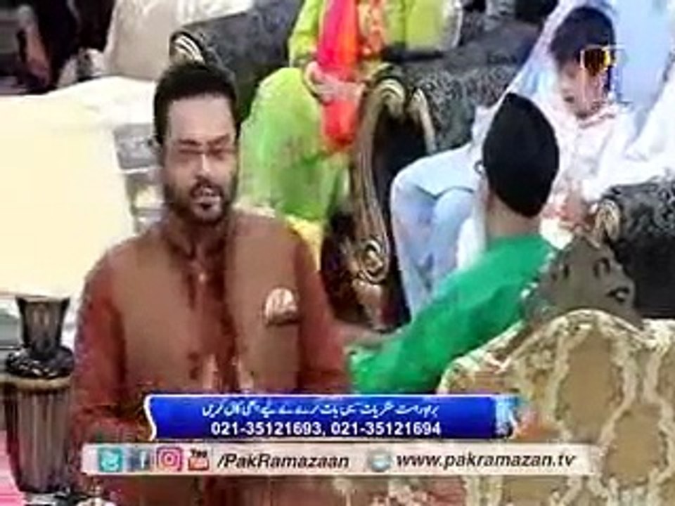 Live program main lrki ka Besharam Sawal. Must Watch