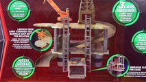 Disney Pixar Cars 2 Oil Rig Keycharger Playset with Lightning McQueen Lemon Finn Mcmissile