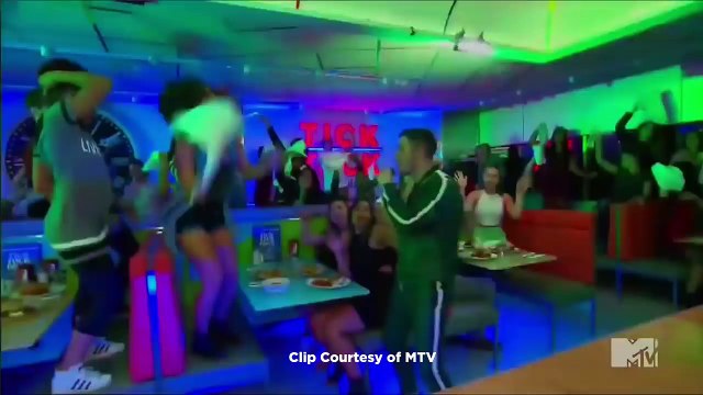 Nick Jonas Bulge Upstages Bacon Performance at 2016 MTV VMAs