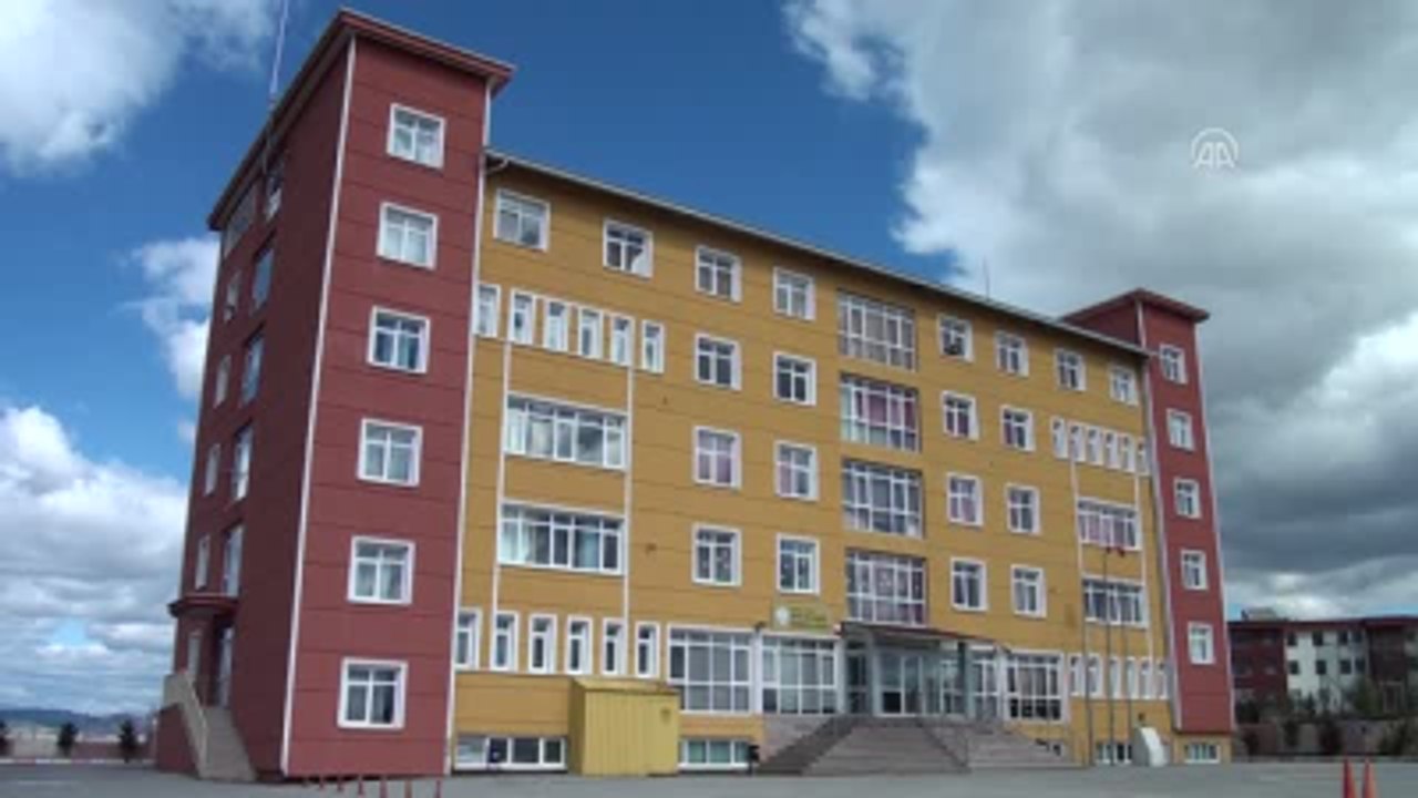 Şehit Muhtar'a İsminin Verildiği Okulda Anma Töreni