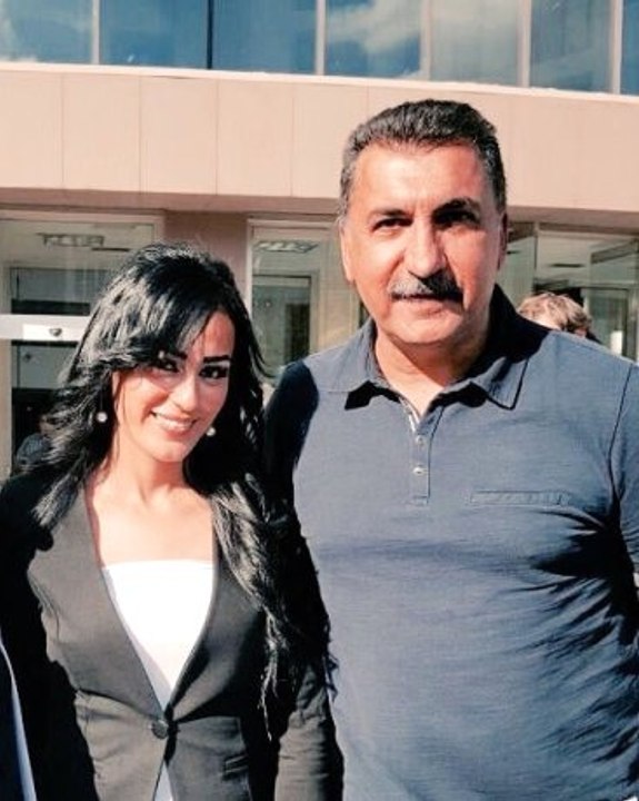 Ayşe Çelik Mahkeme Çıkışı Ferhat Tunç'la Poz Verdi