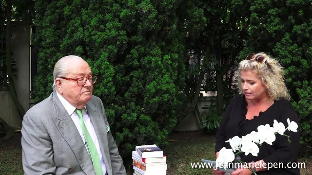 Un gros hostie de fachos avec une fausse info encore, mais quel TDC haineux