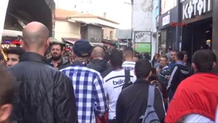 Beşiktaşlı Taraftarlar Derbiyi Bekliyor