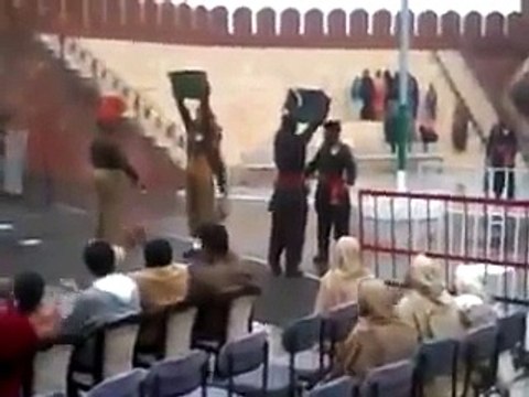 Fight At Wagah Border Between Pakistani Solider and Indian Army